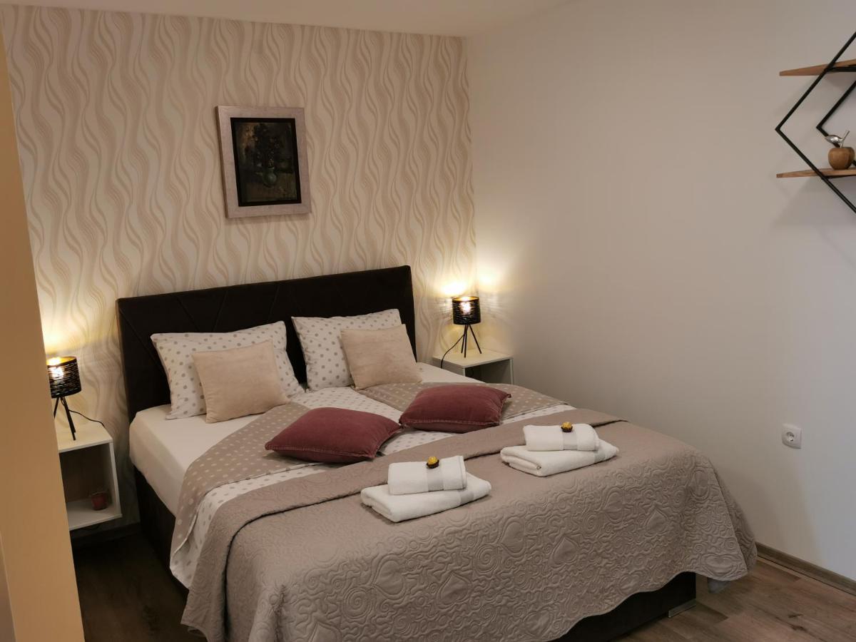 צליה Apartments Alexandra מראה חיצוני תמונה