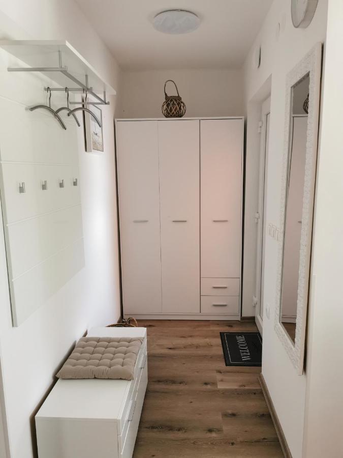 צליה Apartments Alexandra מראה חיצוני תמונה