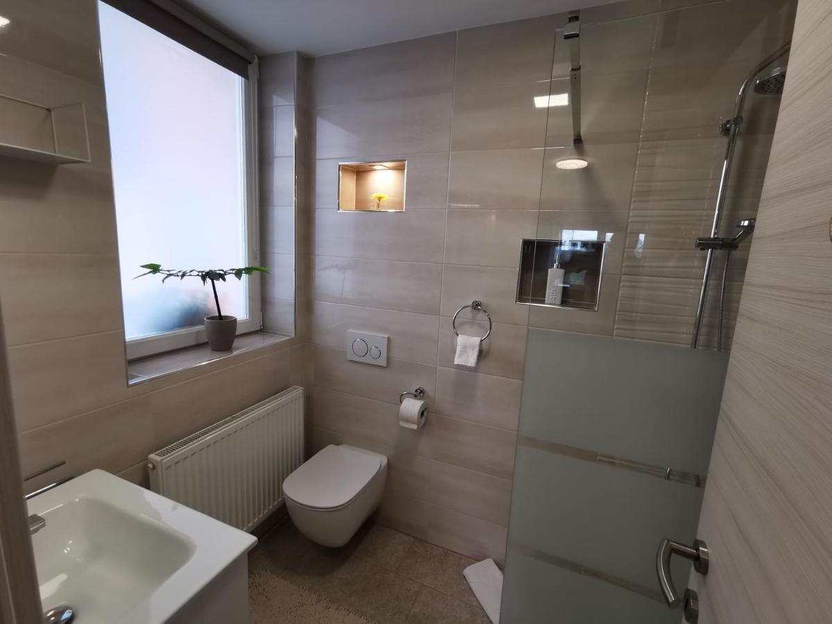 צליה Apartments Alexandra מראה חיצוני תמונה