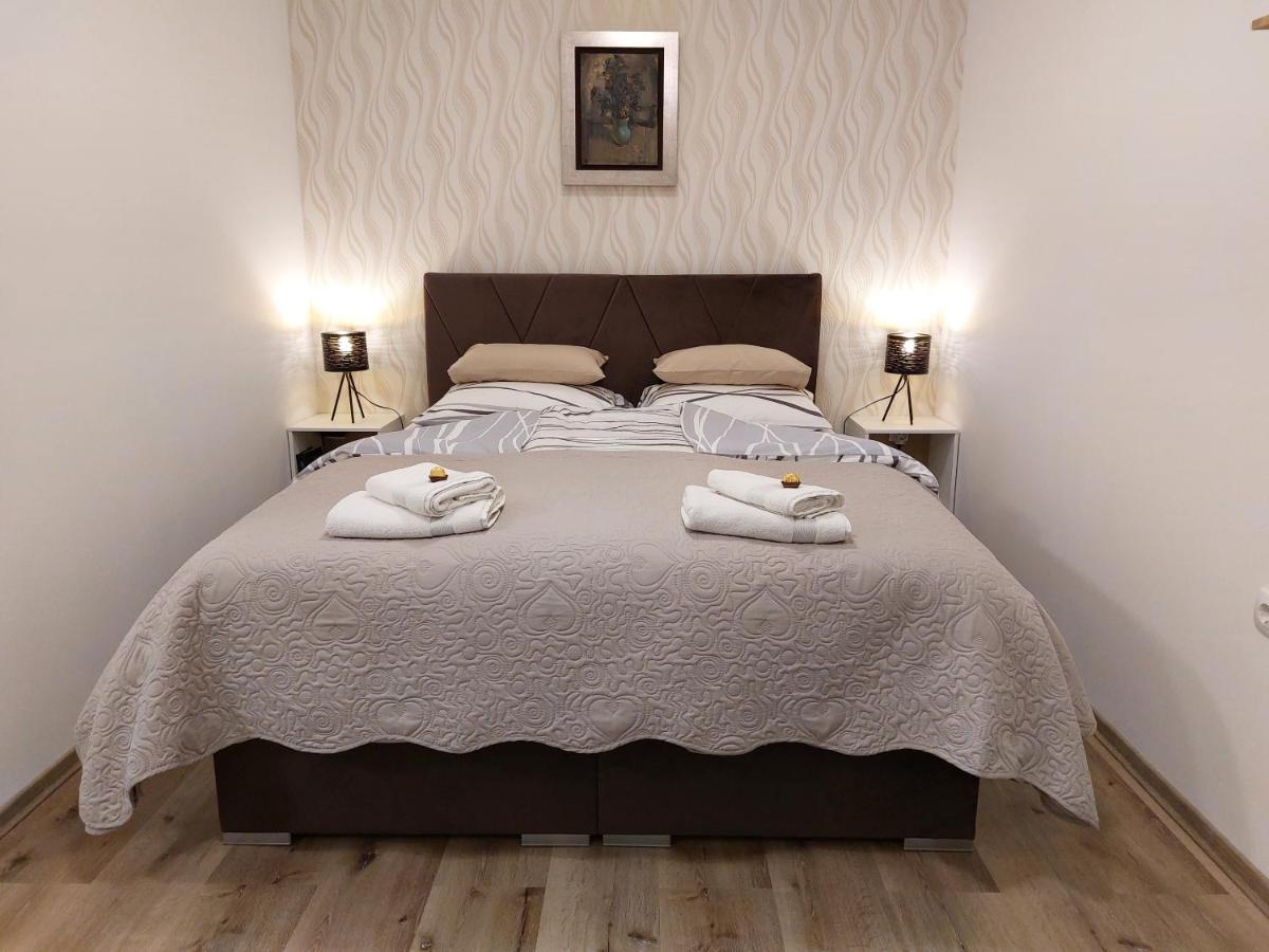 צליה Apartments Alexandra מראה חיצוני תמונה