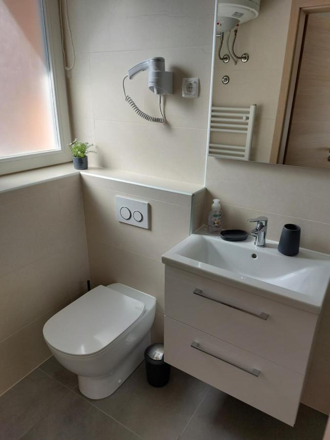צליה Apartments Alexandra מראה חיצוני תמונה