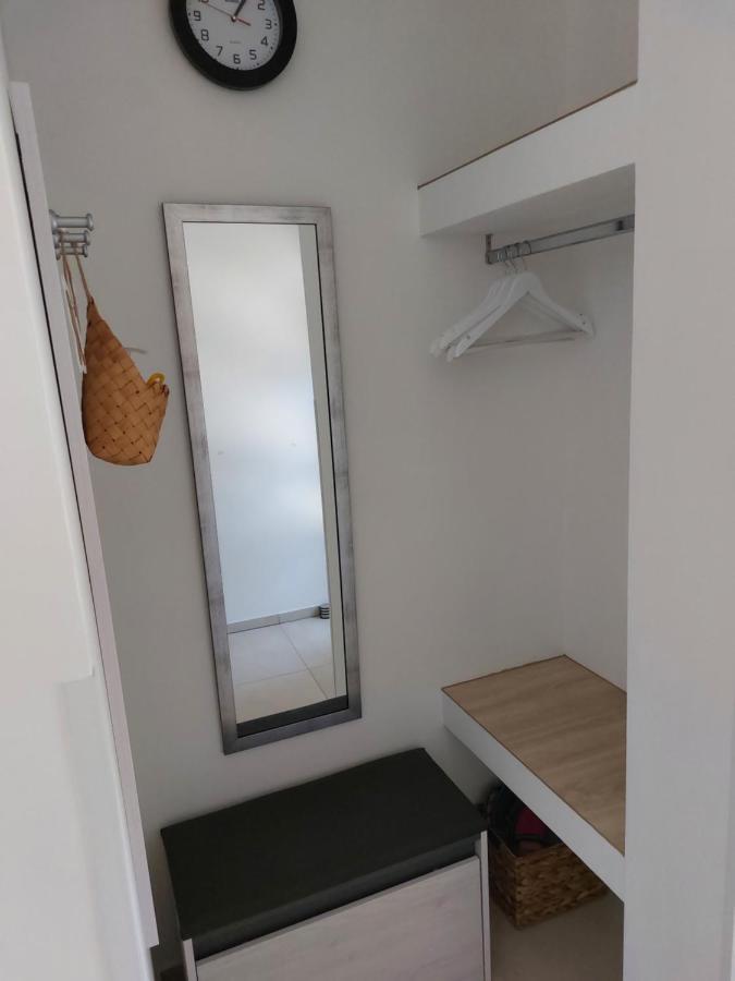 צליה Apartments Alexandra מראה חיצוני תמונה