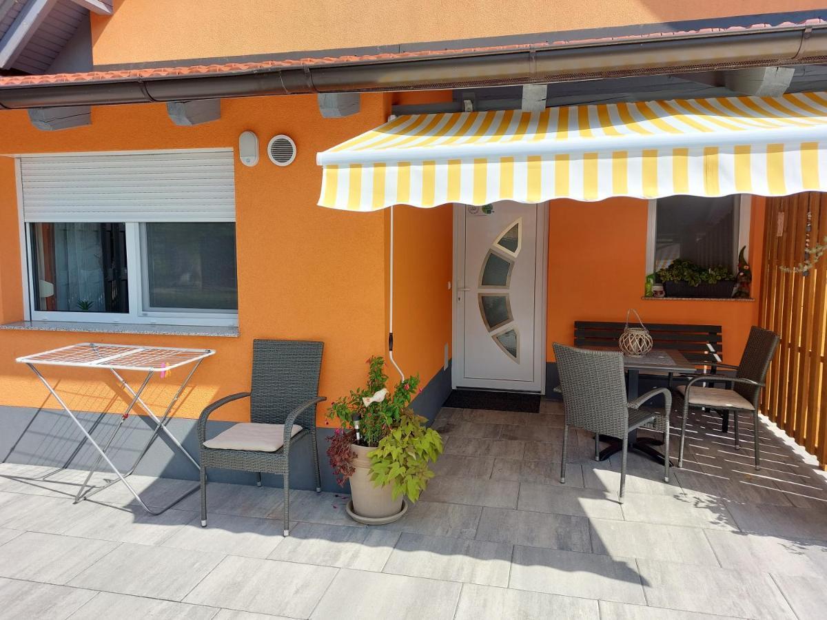 צליה Apartments Alexandra מראה חיצוני תמונה