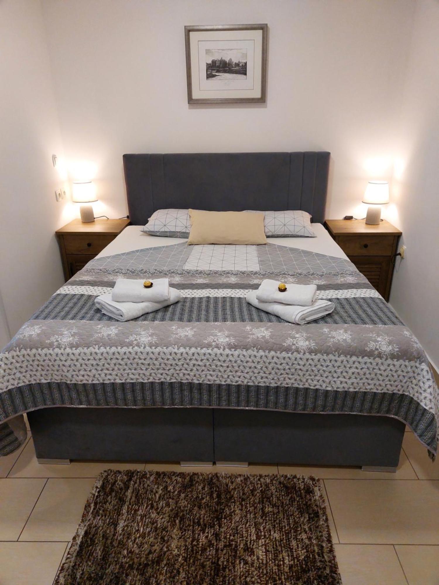 צליה Apartments Alexandra מראה חיצוני תמונה