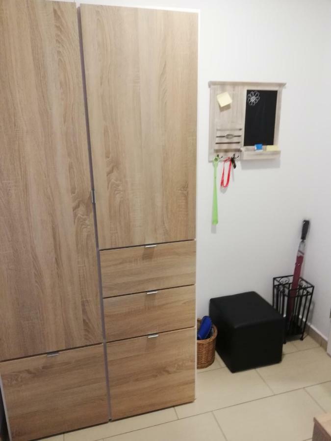 צליה Apartments Alexandra מראה חיצוני תמונה